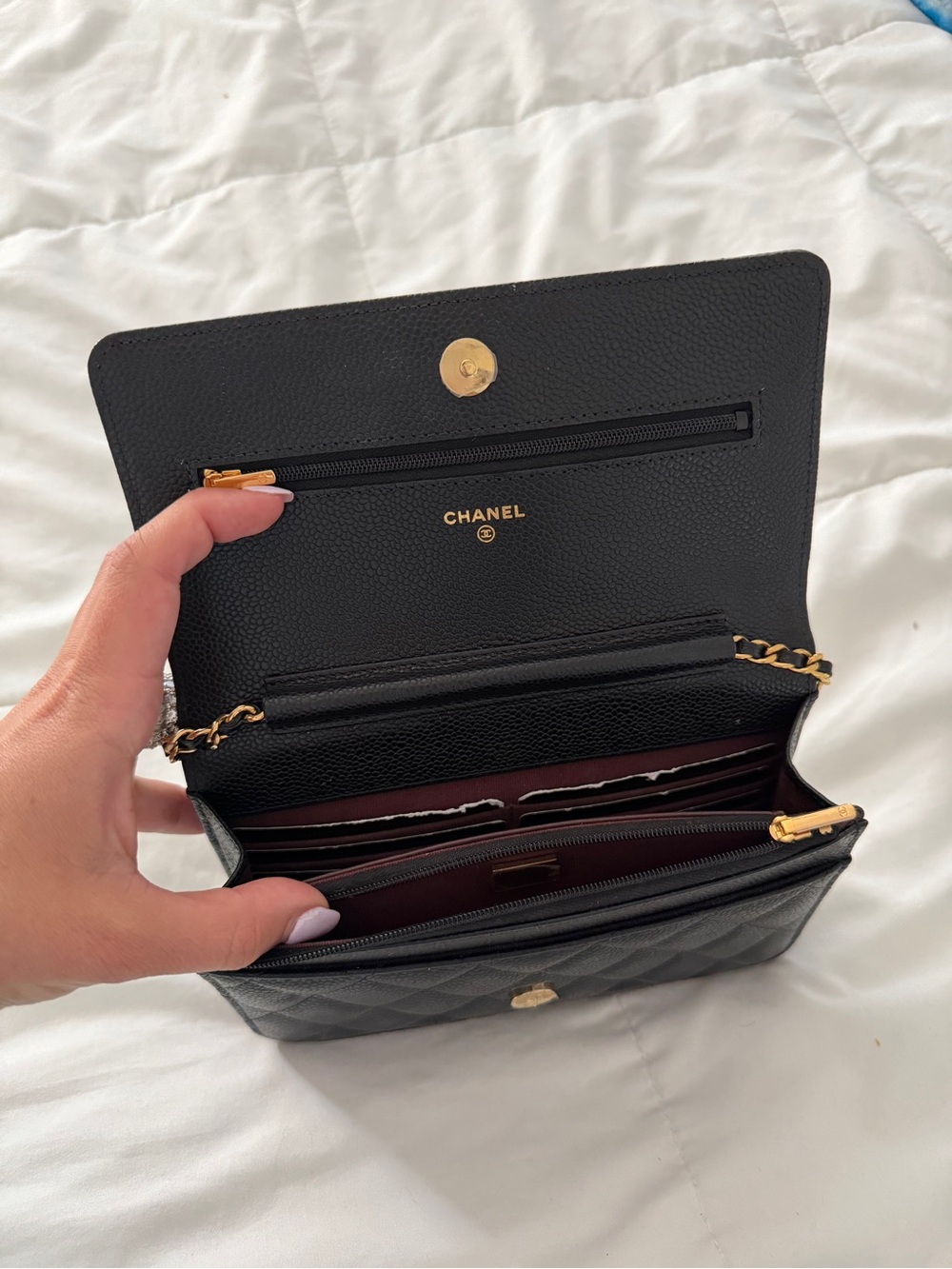 CHANEL Black Quilted Crossbody with Gold Chain - Picture 4 of 4